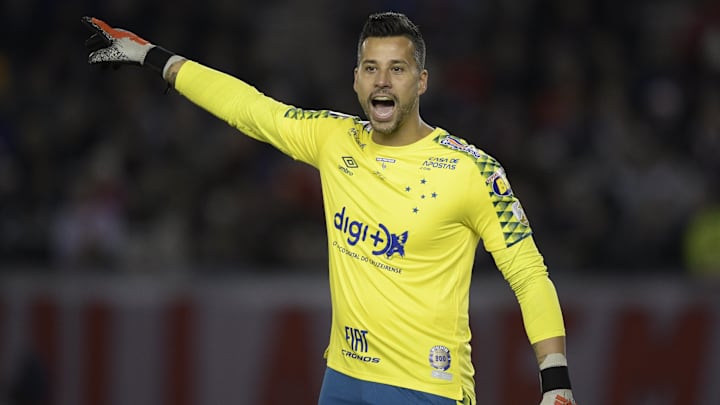 Aos 41 anos, Fábio saiu do Cruzeiro e gerou uma crise nesse período de transição para SAF (Sociedade Anônima do Futebol) Aos 41 anos, Fábio saiu do Cruzeiro e gerou uma crise nesse período de transição para SAF (Sociedade Anônima do Futebol)