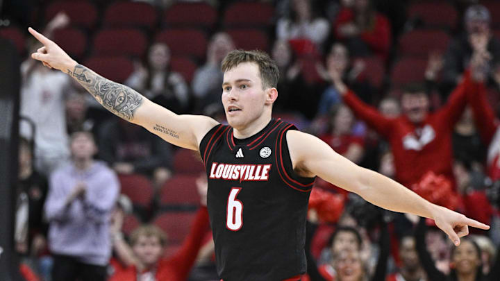 Nov 22, 2024; Louisville, Kentucky, USA; Louisville Cardinals guard Reyne Smith (6) reacts during the second half against the Winthrop Eagles at KFC Yum! Center. Louisville defeated Winthrop 76-61. Nov 22, 2024; Louisville, Kentucky, USA; Louisville Cardinals guard Reyne Smith (6) reacts during the second half against the Winthrop Eagles at KFC Yum! Center. Louisville defeated Winthrop 76-61.