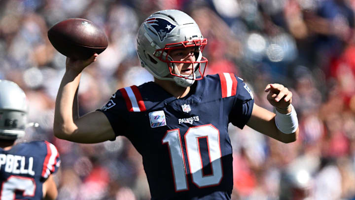 Sep 28, 2025; Foxborough, Massachusetts, USA; New England Patriots quarterback Drake Maye (10) looks to throw against the Carolina Panthers during the first half at Gillette Stadium. Mandatory Credit: Brian Fluharty-Imagn Images Sep 28, 2025; Foxborough, Massachusetts, USA; New England Patriots quarterback Drake Maye (10) looks to throw against the Carolina Panthers during the first half at Gillette Stadium. Mandatory Credit: Brian Fluharty-Imagn Images