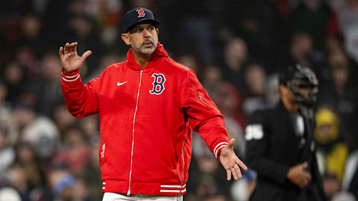 Alex Cora ha debido lidiar con muchas lesiones de peloteros claves en Medias Rojas de Boston