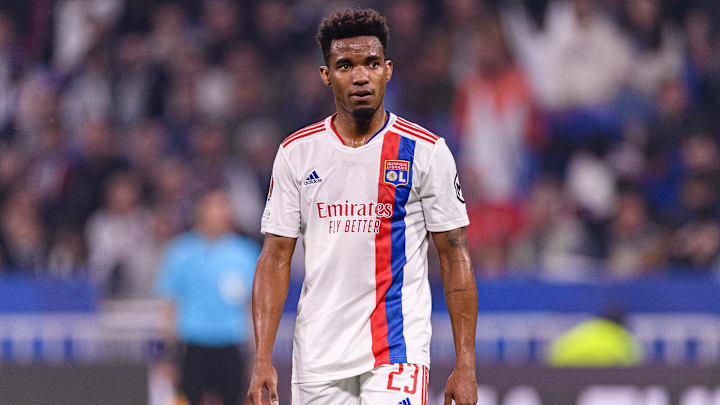 Ex-São Paulo, Thiago Mendes foi associado ao Flamengo diversas vezes nos últimos anos, mas renovou com o Lyon. 