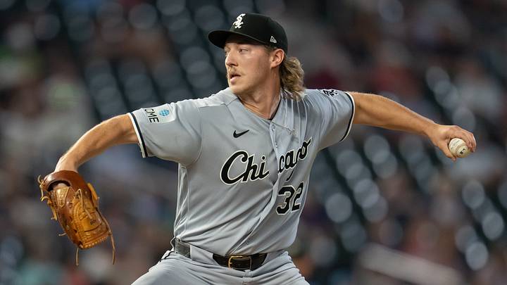 Aug 28, 2026; Minneapolis, Minnesota, USA; Chicago White Sox pitcher Hagen Smith (32) delivers a pitch against the Minnesota Twins in the sixth inning at Target Field. Mandatory Credit: Jesse Johnson-Imagn Images Aug 28, 2026; Minneapolis, Minnesota, USA; Chicago White Sox pitcher Hagen Smith (32) delivers a pitch against the Minnesota Twins in the sixth inning at Target Field. Mandatory Credit: Jesse Johnson-Imagn Images