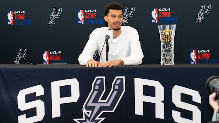 TOPSHOT-BASKET-NBA-ROOKIE-SPURS-WMBANYAMA