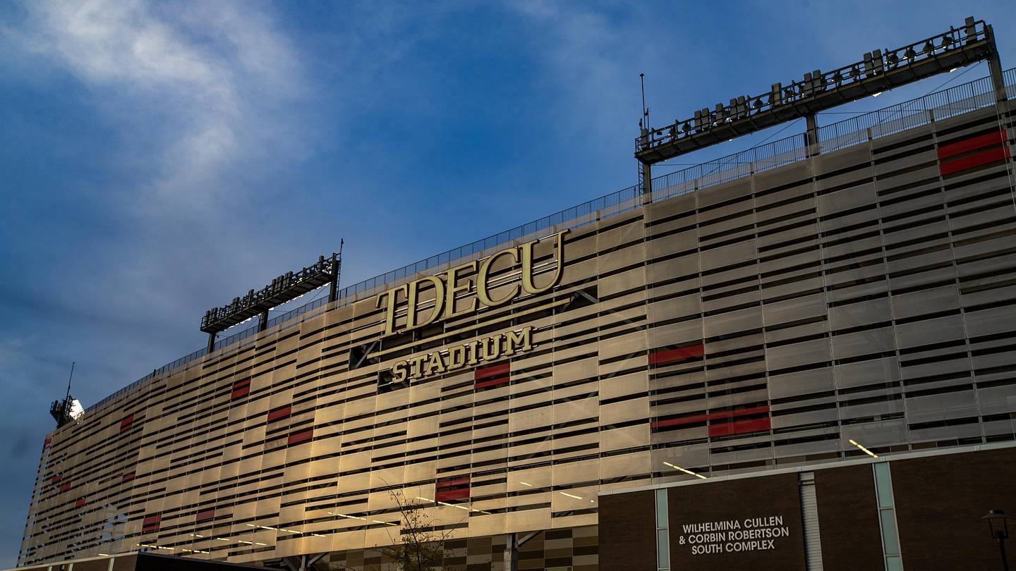 Houston Exploring Options to Fix TDECU Stadium's Significant Field Damage