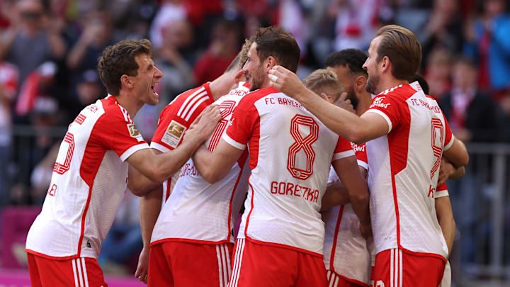 Bayern Munich celebrating goal against Eintracht Frankfurt.