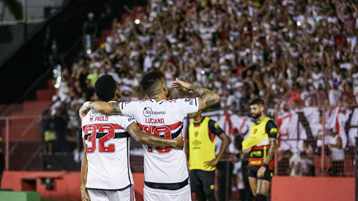 São Paulo foi superior na Ilha do Retiro e venceu o Sport por 2 a 0