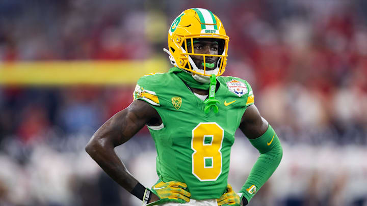 Jan 1, 2024; Glendale, AZ, USA; Oregon Ducks defensive back Dontae Manning (8) against the Liberty Flames during the 2024 Fiesta Bowl at State Farm Stadium. 