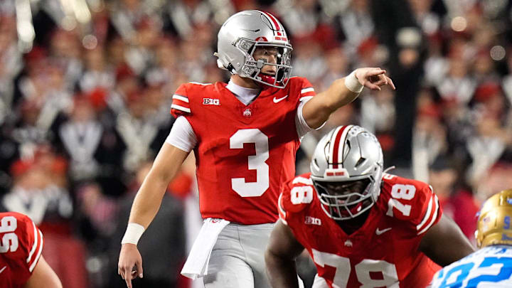 Ohio State Buckeyes quarterback Lincoln Kienholz (3) 