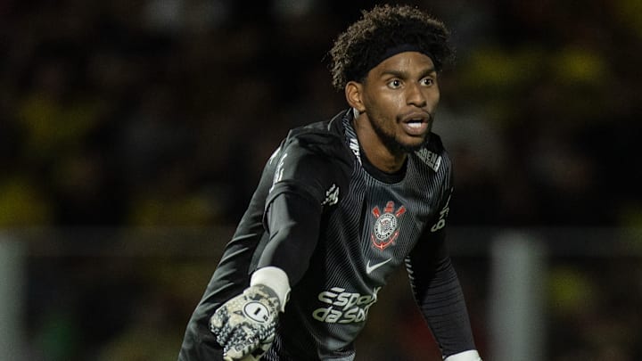 Hugo Souza Hugo Souza