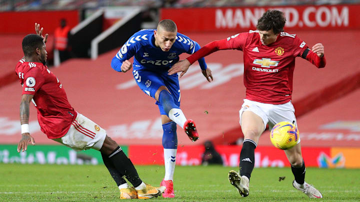 Richarlison não tem conseguido tirar o Everton das últimas posições