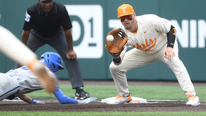 Tennessee first baseman Blake Burke (25), makes a play at first during a game between Tennessee and