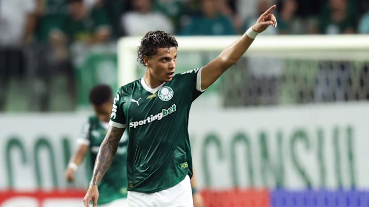 Richard Ríos vinha se destacando como uma referência no Palmeiras 