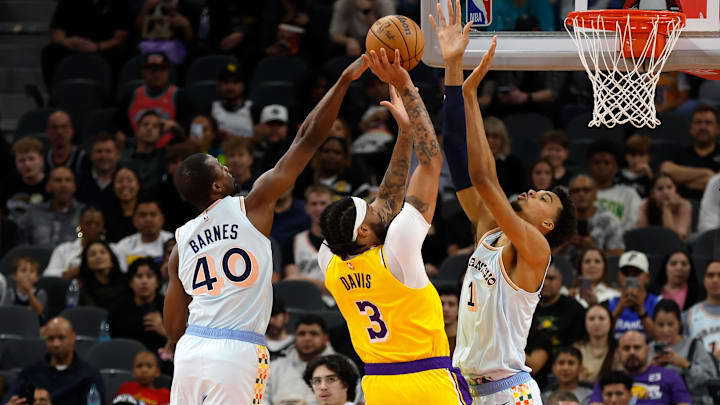 Los Angeles Lakers v San Antonio Spurs
