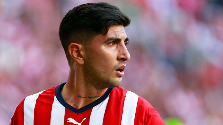 El capitán Víctor Guzmán deberá pesar frente a sus excompañeros del Pachuca para llevar a Chivas a un resultado positivo.