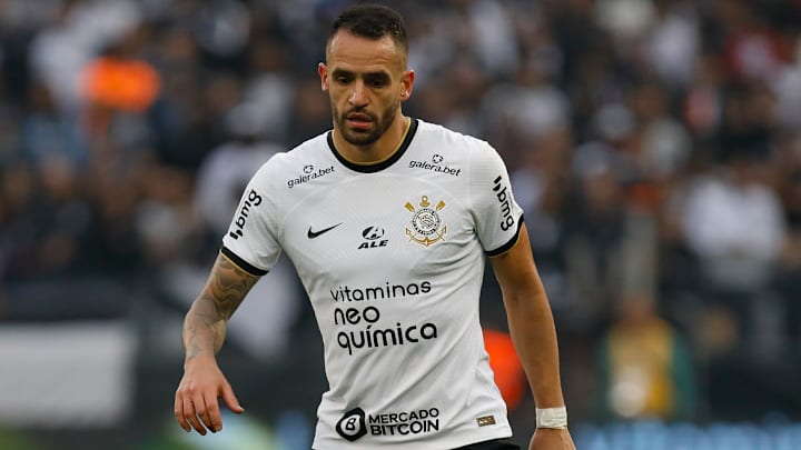 Renato Augusto estava sem jogar desde o meio de junho