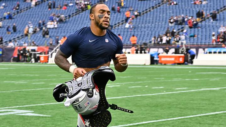 New England Patriots running back TreVeyon Henderson (32) runs off the field after defeating the Pittsburgh Steelers at Gillette Stadium. Mandatory Credit: Eric Canha-Imagn Images New England Patriots running back TreVeyon Henderson (32) runs off the field after defeating the Pittsburgh Steelers at Gillette Stadium. Mandatory Credit: Eric Canha-Imagn Images