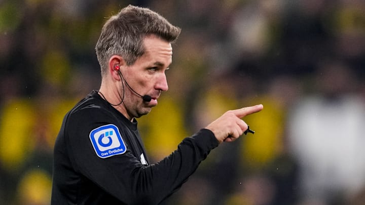 Pfiff das Pokalspiel zwischen dem BVB und Bayer Leverkusen: Tobias Stieler