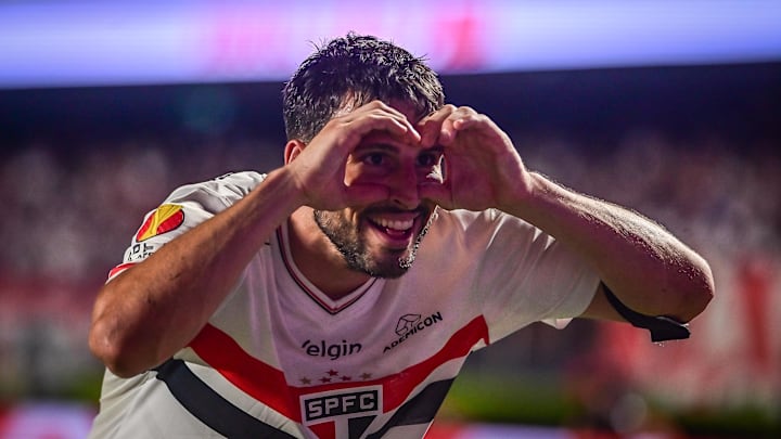 Calleri marcou o gol da classificação do São Paulo