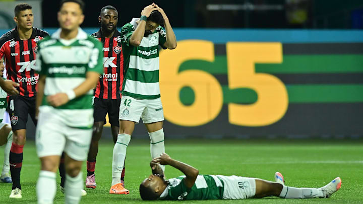 Palmeiras tropeça no Allianz Parque e deixa brecha para o Flamengo 