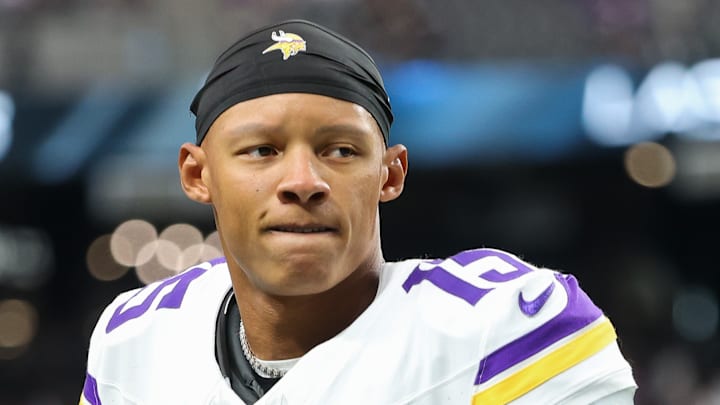 Minnesota Vikings quarterback Joshua Dobbs (15)