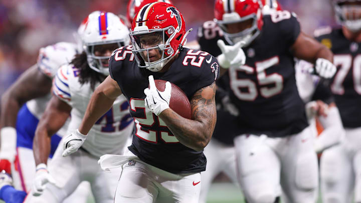 Atlanta Falcons running back Tyler Allgeier carries the ball for a touchdown against the Buffalo Bills.