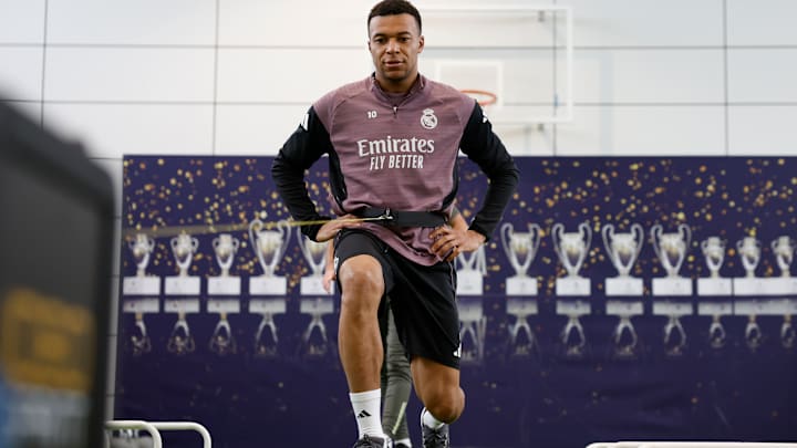 Kylian Mbappé, do Real Madrid, evolui em tratamento de sua lesão 