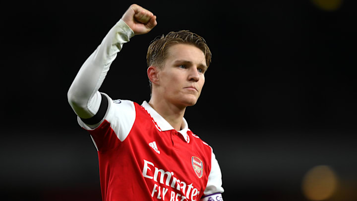 Martin Odegaard et Arsenal sont toujours premiers. 