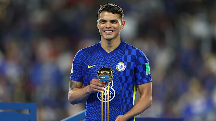 Zagueiro brasileiro de 37 anos recebeu o prêmio de melhor jogador do Mundial de Clubes