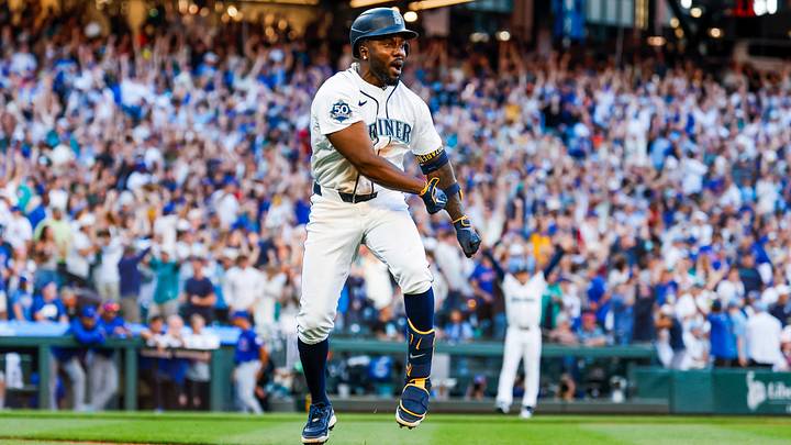 Aug 22, 2026; Seattle, Washington, USA; Seattle Mariners left fielder Randy Arozarena (56) reacts after hitting a walk-off two-run home run against the Chicago Cubs during the ninth inning at T-Mobile Park. Mandatory Credit: Joe Nicholson-Imagn Images Aug 22, 2026; Seattle, Washington, USA; Seattle Mariners left fielder Randy Arozarena (56) reacts after hitting a walk-off two-run home run against the Chicago Cubs during the ninth inning at T-Mobile Park. Mandatory Credit: Joe Nicholson-Imagn Images