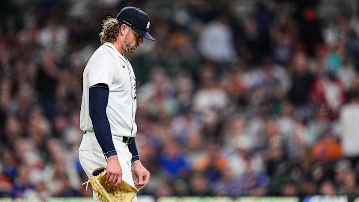 Detroit Tigers pitcher Chris Paddack (40) walks off the field for a pitching change against New York Mets during the seventh inning at Comerica Park in Detroit on Tuesday, September 2, 2025.