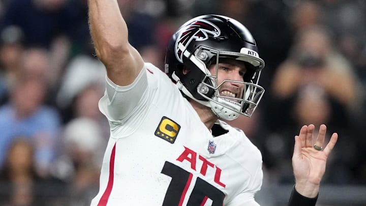Atlanta Falcons quarterback Kirk Cousins throws the ball in the first half against the Las Vegas Raiders at Allegiant Stadium. 