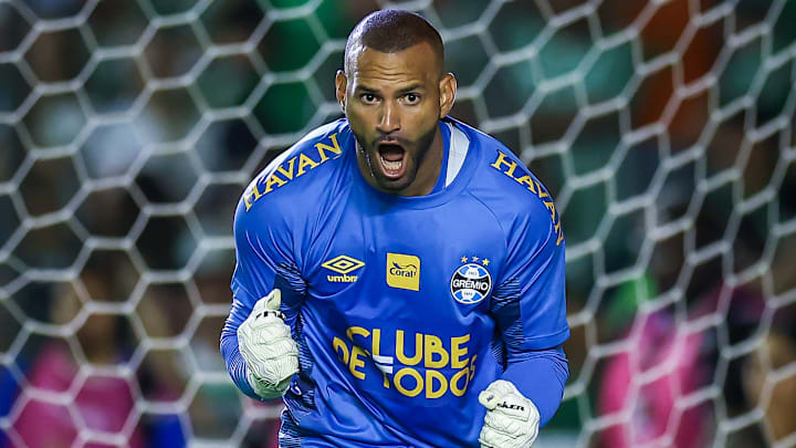 Weverton deixou o Palmeiras após 448 jogos