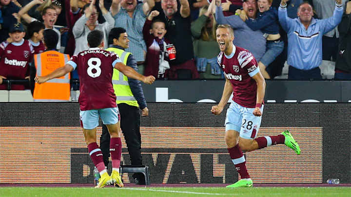 Tomas Soucek celebrates West Ham's equaliser against Tottenham