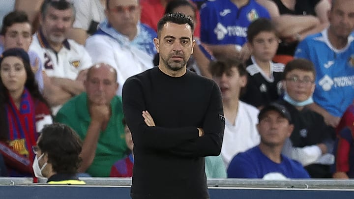Xavi sur le banc du FC Barcelone. 