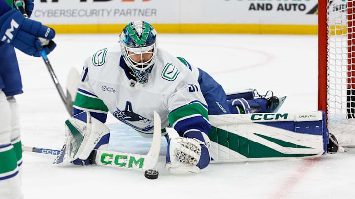 Vancouver Canucks v Boston Bruins