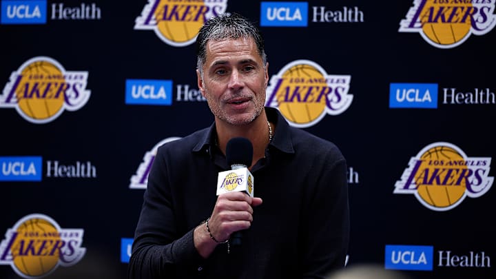 Rob Pelinka habló sobre las posibilidades de Lakers de salir campeones en la nueva zafra de NBA
