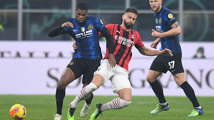 Denzel Dumfries e Oliver Giroud