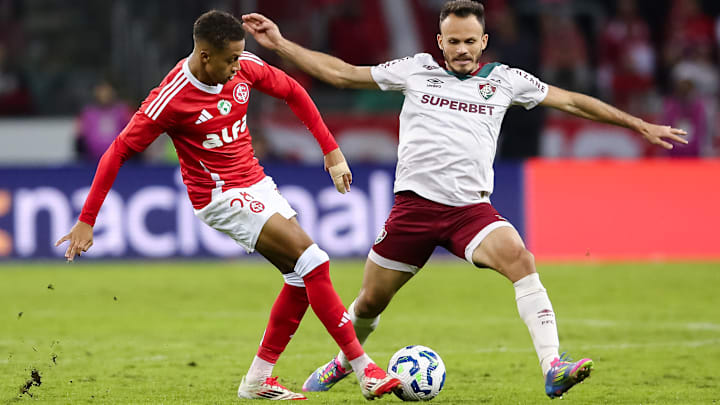Bola rola no Maracanã a partir das 17h30min Bola rola no Maracanã a partir das 17h30min