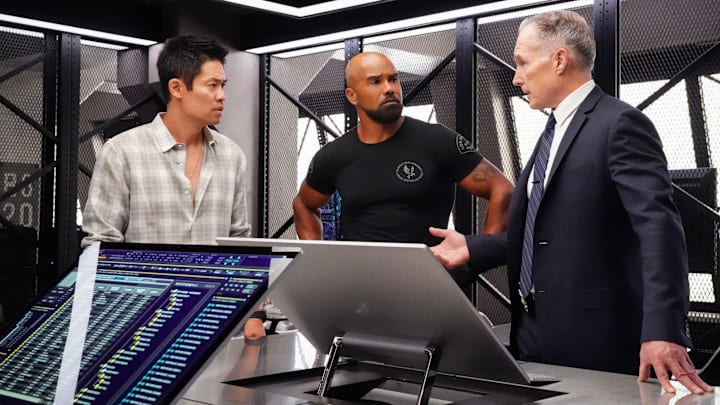 “Human Interest” – Tan is left reeling when his girlfriend is kidnapped, and 20-Squad must race to track down a violent cartel leader who may be behind the abduction, on S.W.A.T., Friday, Nov. 15 (8:00-9:00 PM, ET/PT) on the CBS Television Network, and streaming on Paramount+ (live and on-demand for Paramount+ with SHOWTIME subscribers, or on-demand for Paramount+ Essential subscribers the day after the episode airs)*. Pictured (L-R): David Lim as Victor Tan, Shemar Moore as Daniel “Hondo”