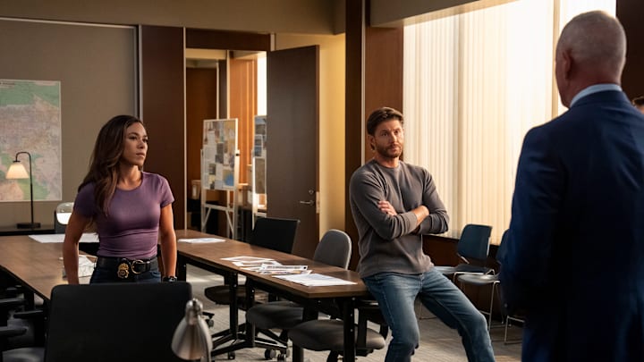 Mark Meachum (Jensen Ackles) and Amber Oliveras (Jessica Camacho) in COUNTDOWN Photo: ELIZABETH MORRIS © AMAZON CONTENT SERVICES LLC
