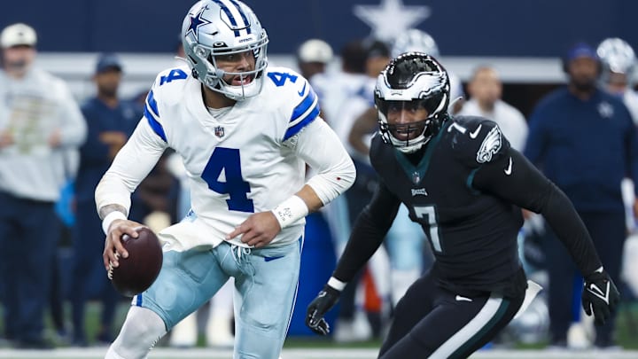Arlington, Texas, USA; Dallas Cowboys quarterback Dak Prescott (4) looks to pass as Philadelphia Eagles linebacker Haason Reddick chases during the first quarter at AT&T Stadium. Arlington, Texas, USA; Dallas Cowboys quarterback Dak Prescott (4) looks to pass as Philadelphia Eagles linebacker Haason Reddick chases during the first quarter at AT&T Stadium.