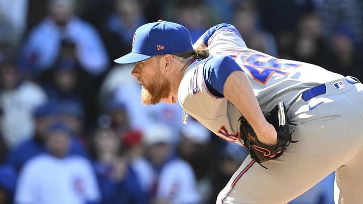 Kimbrel prepares to deliver during the 10th inning against the Chicago Cubs at Wrigley Field. 