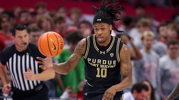 Nov 7, 2025; Columbus, Ohio, USA;  Purdue Fort Wayne Mastodons guard Corey Hadnot II (10) brings the ball up court during the first half against the Ohio State Buckeyes at Value City Arena. Mandatory Credit: Joseph Maiorana-Imagn Images