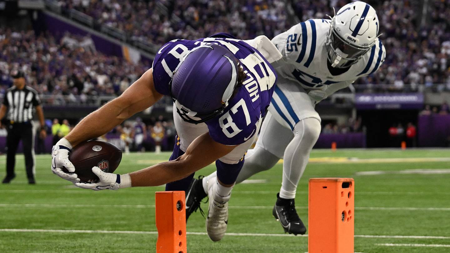 Harmon's Longship Week 7: 4 Vikings Thoughts on Win vs. Colts, Trade Urgency, Offensive Struggles & More