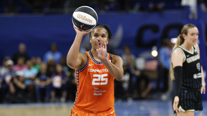Connecticut Sun forward Alyssa Thomas (25) shoots a free throw. Connecticut Sun forward Alyssa Thomas (25) shoots a free throw.