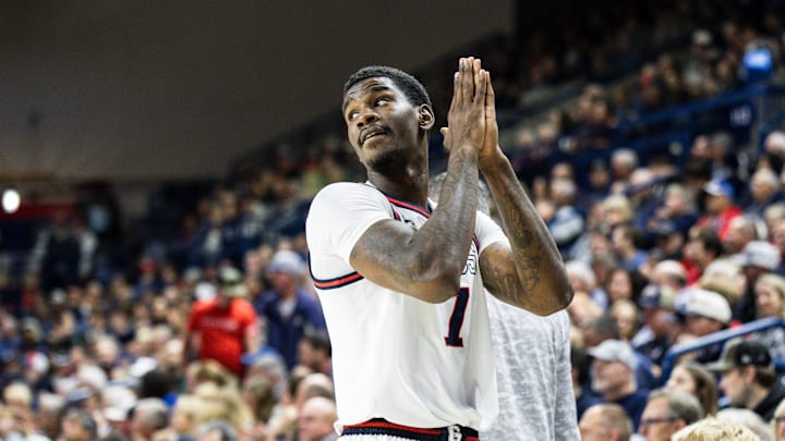Gonzaga Bulldogs forward Tyon Grant-Foster (7).
