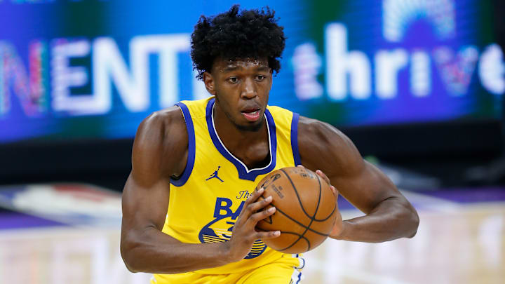 Una lesión en la rodilla afectó a James Wiseman en 2021 