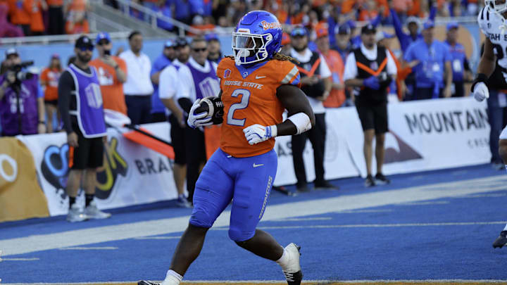 Oct 5, 2024; Boise, Idaho, USA; Boise State Broncos running back Ashton Jeanty (2) scores a touchdown during the first half against the Utah State Aggies at Albertsons Stadium.