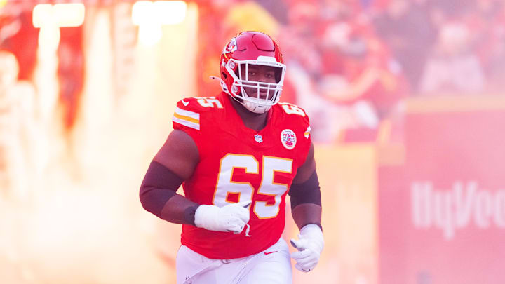 Is Kansas City's All-Pro guard Trey Smith running towards Chicago?