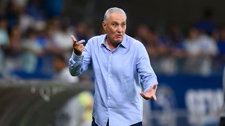 Tite foi demitido na noite deste domingo, 15 Tite foi demitido na noite deste domingo, 15